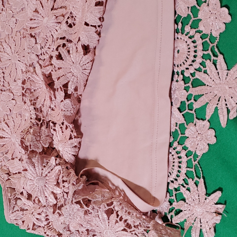 Iris size medium pink embroidered tank top - Picture 5 of 12